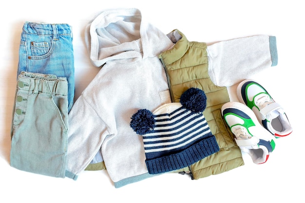 These picks hold up comfy and look good wherever you go in the US including brands like Nike, Hollister, and Abercrombie.